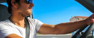 can UV rays go through clothes