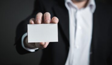 matte vs glossy business cards