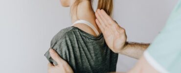 misaligned spine symptoms