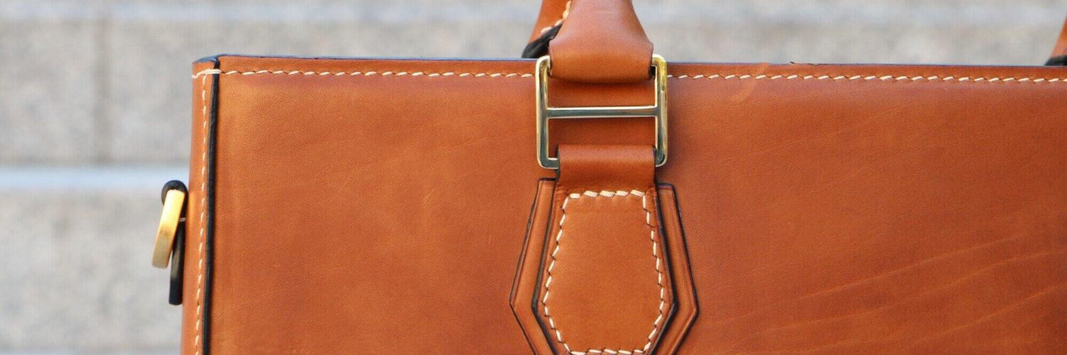 leather handbag cleaner